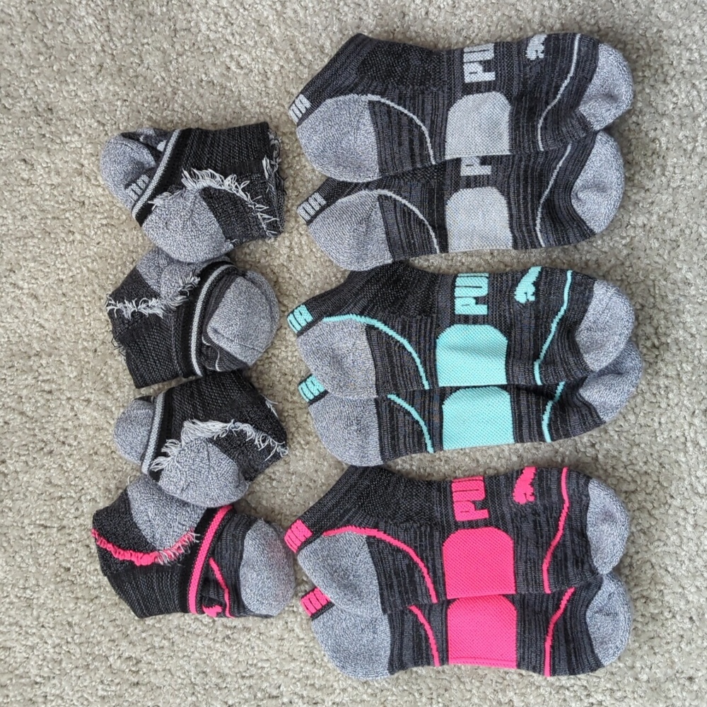 7 pairs of puma socks
